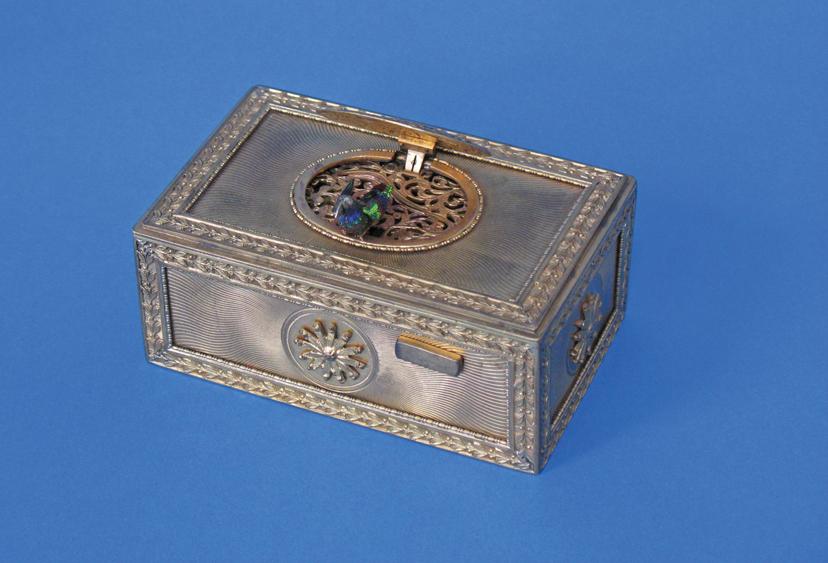 Appraisal: A FRENCH AUTOMATON SINGING BIRD MUSICAL BOX the gilt rectangular