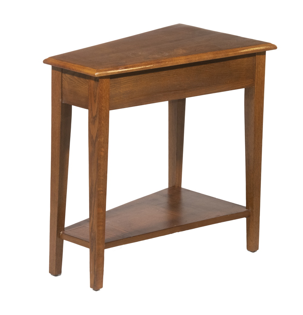 Appraisal: OAK SIDE TABLE Small End Table having a molded edge