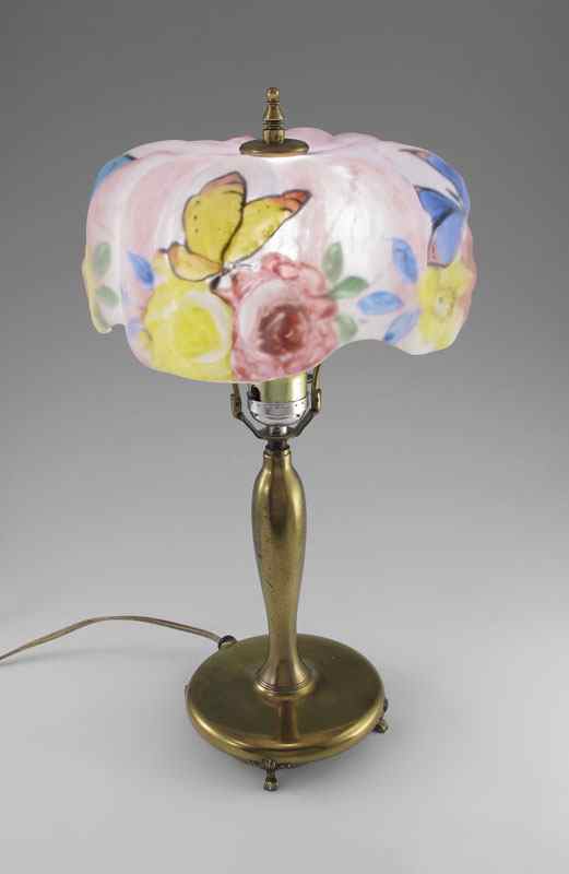 Appraisal: PAIRPOINT PUFFY SHADE BOUDOIR LAMP Reverse painted puffy butterfly and