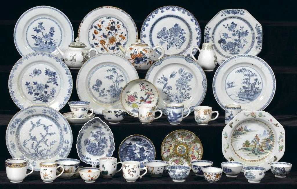 Appraisal: TEN CHINESE EXPORT PORCELAIN PLATES A SAUCE BOAT TWO TEAPOTS