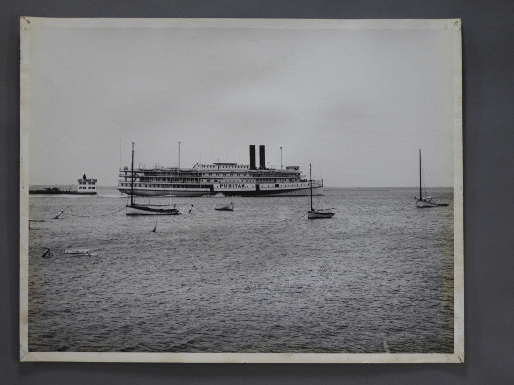 Appraisal: LG BLACK WHITE PHOTOGRAPH OF STEAMER PURITAN United States Early