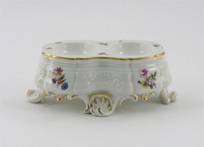 Appraisal: A Meissen double salt the sides moulded with floral sprays