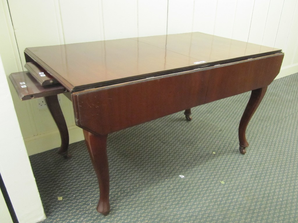 Appraisal: Mahogany Thomson's Patent style extending dining table with two additional