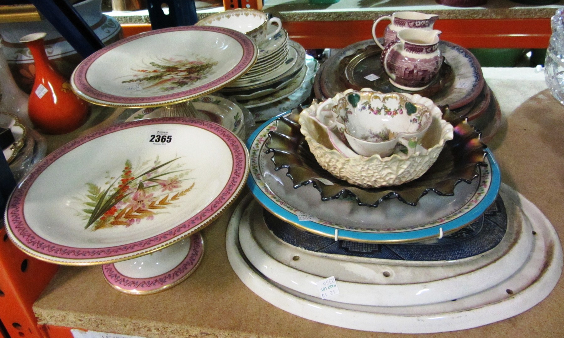 Appraisal: A quantity of mixed ceramics including two porcelain tazzas various