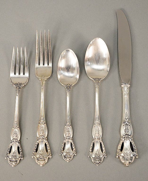 Appraisal: Tuttle sterling silver flatware set Beauvoir pattern total pieces including