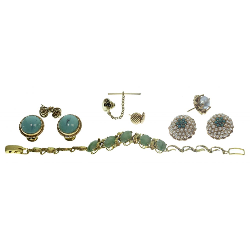 Appraisal: K YELLOW GOLD JEWELRY ASSORTMENT items including a bracelet having