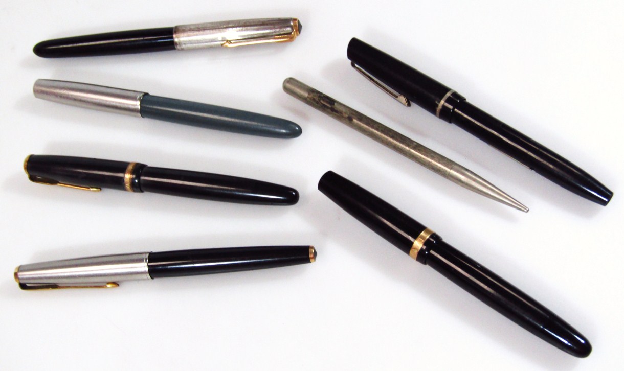 Appraisal: Various fountain pens to include Parker cm wide Parker Duofold