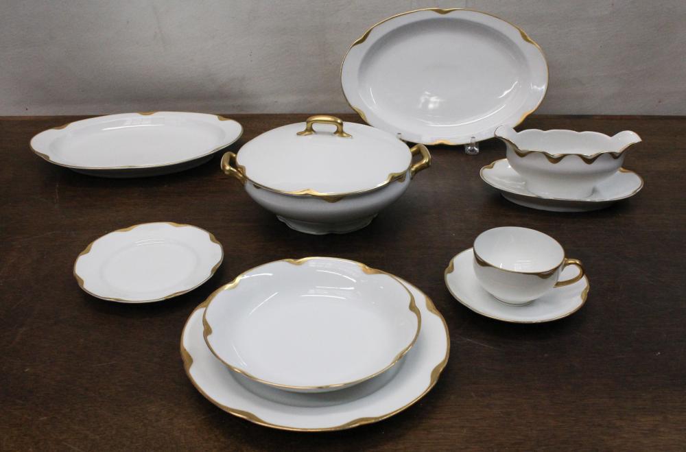 Appraisal: OSCAR EDGAR GUTHERZ CHINA SET piece pattern comprised of dinner