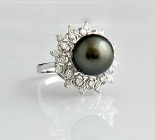 Appraisal: Lady's K White Gold Floriform Dinner Ring with a mm