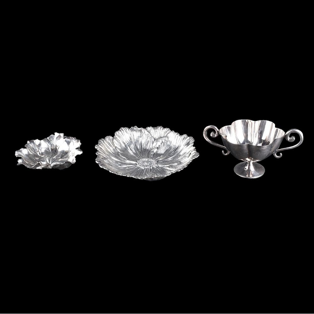 Appraisal: Three Italian Silver Miniature Bowls Three Italian Silver Miniature Bowls