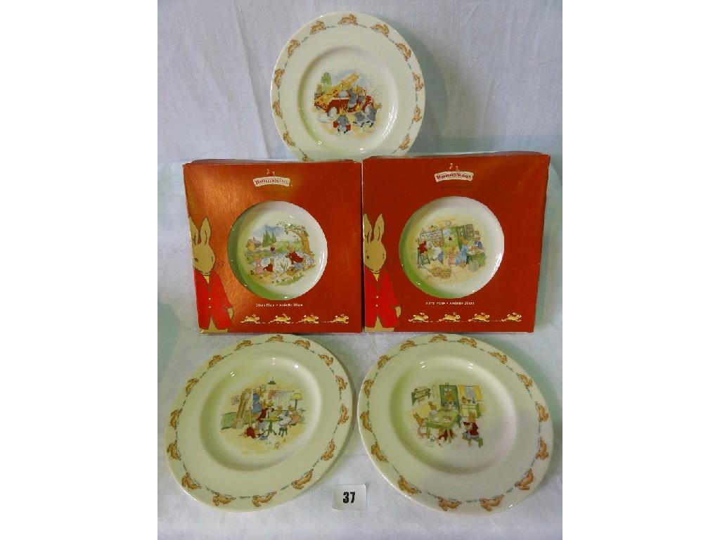 Appraisal: A set of five boxed Royal Doulton Bunnykins nursery plates