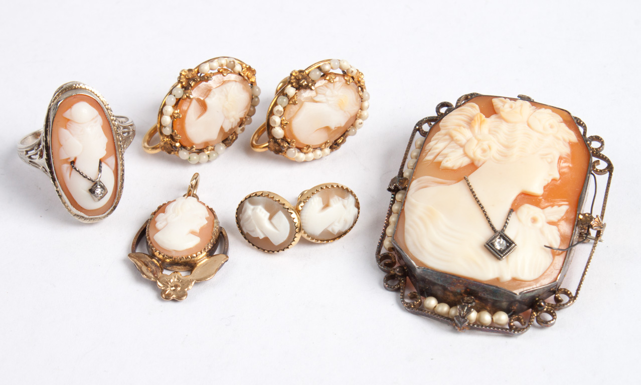 Appraisal: Five vintage cameo jewelry items including K gold cameo ring