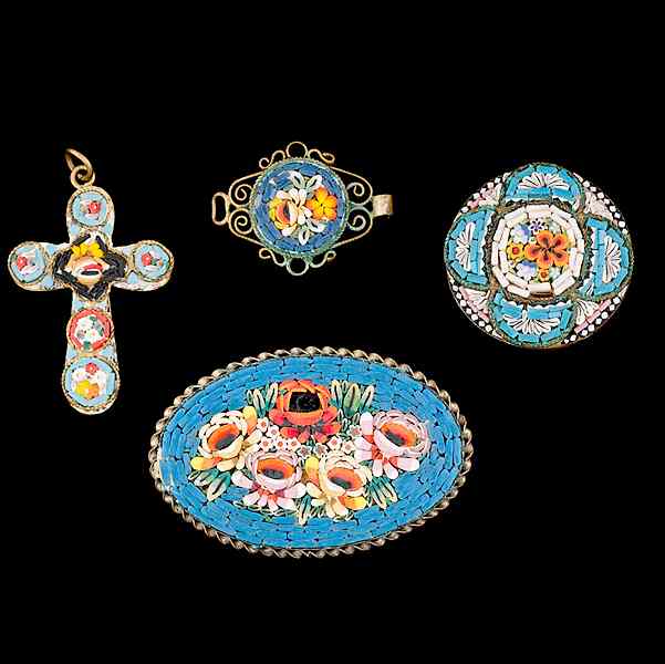 Appraisal: Micromosaic pendants and brooches A grouping of three Mosaic brooches