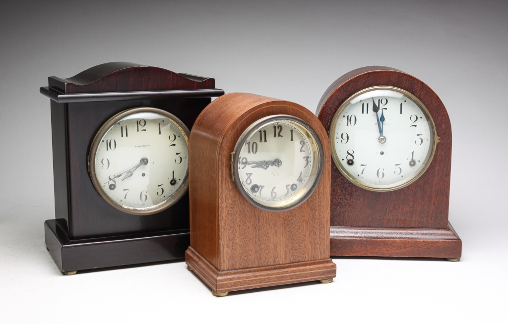 Appraisal: THREE AMERICAN SETH THOMAS MANTEL CLOCKS First quarter th century