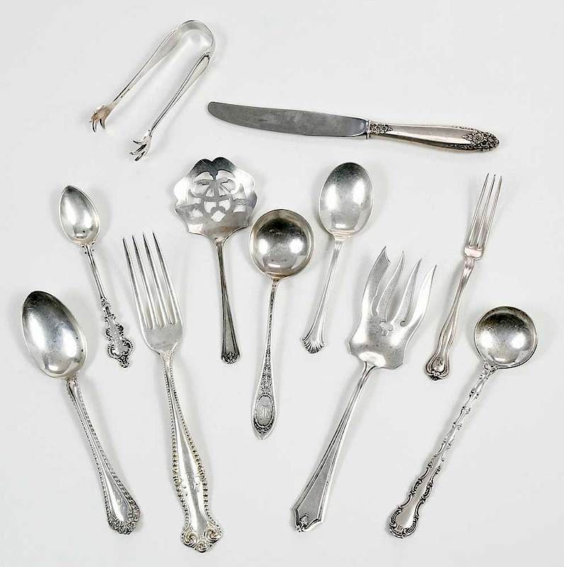 Appraisal: Assorted Sterling Flatware Pieces American th century including strawberry fork