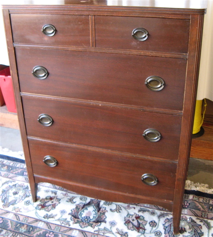 Appraisal: FEDERAL STYLE MAHOGANY CHEST OF DRAWERS American mid th century