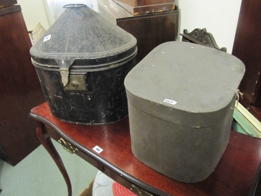 Appraisal: Two hat boxes