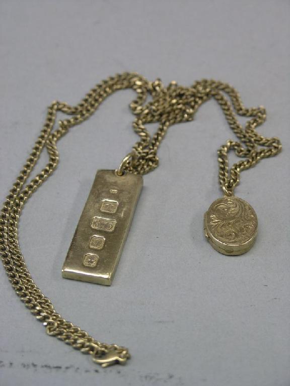 Appraisal: A ct gold ingot pendant on ct gold chain with