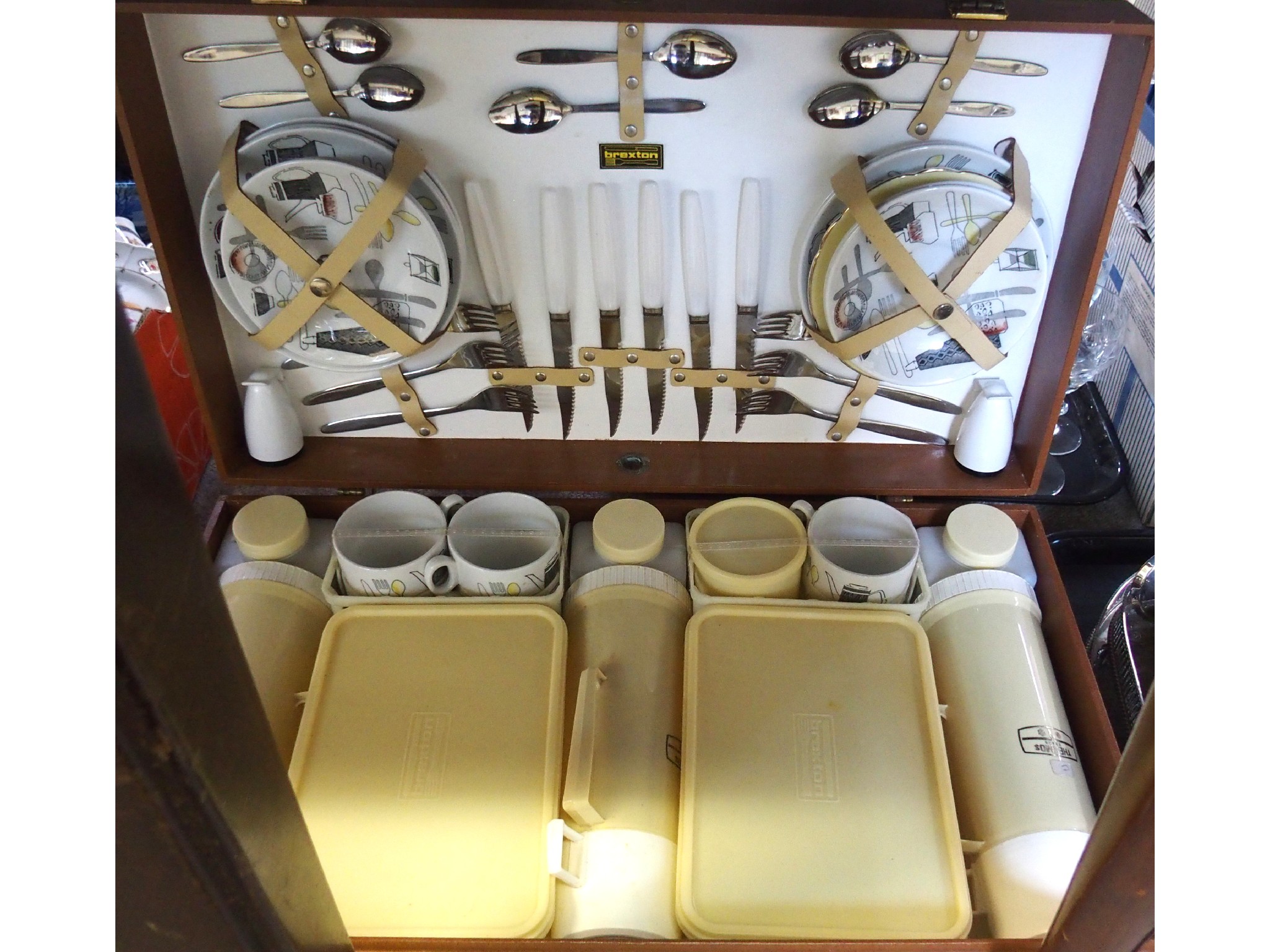 Appraisal: Brexton vintage picnic set in case