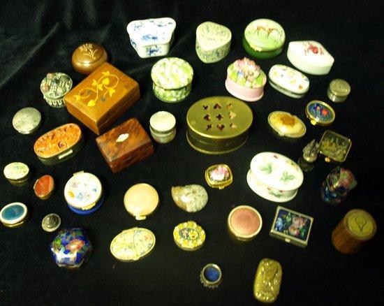 Appraisal: Sundry decorative porcelain and other boxes etc