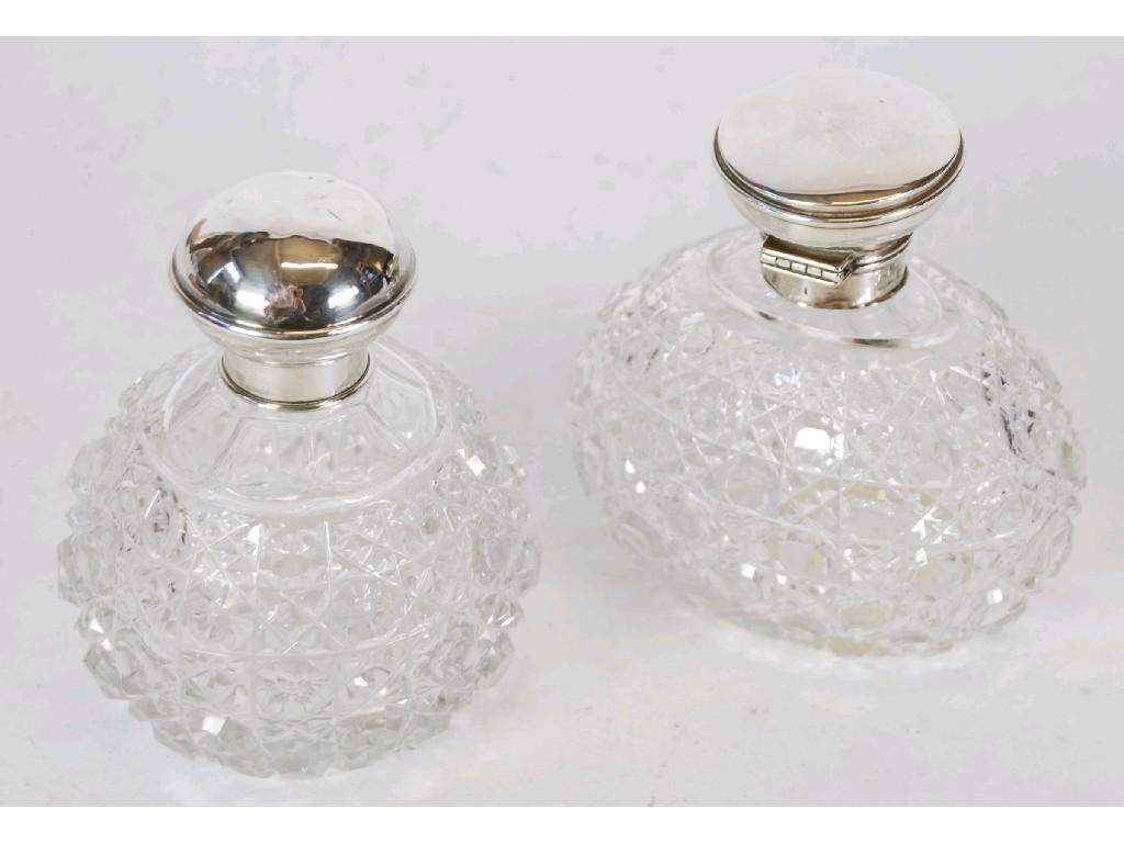 Appraisal: EARLY TWENTIETH CENTURY CUT GLASS OVAL SCENT BOTTLE with hinged