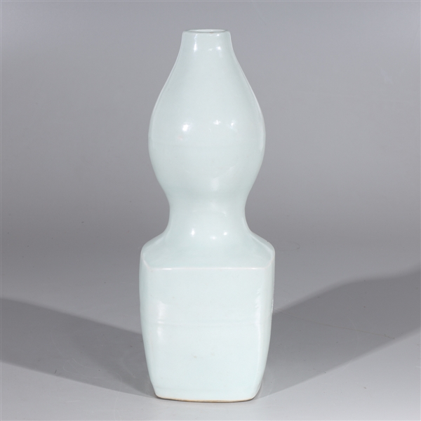 Appraisal: Chinese pale celadon glazed porcelain vase with six-character Wanli mark