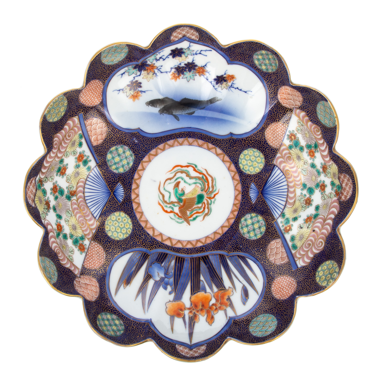 Appraisal: JAPANESE IMARI SCALLOPED EDGE BOWL Late Meiji Circa large scalloped