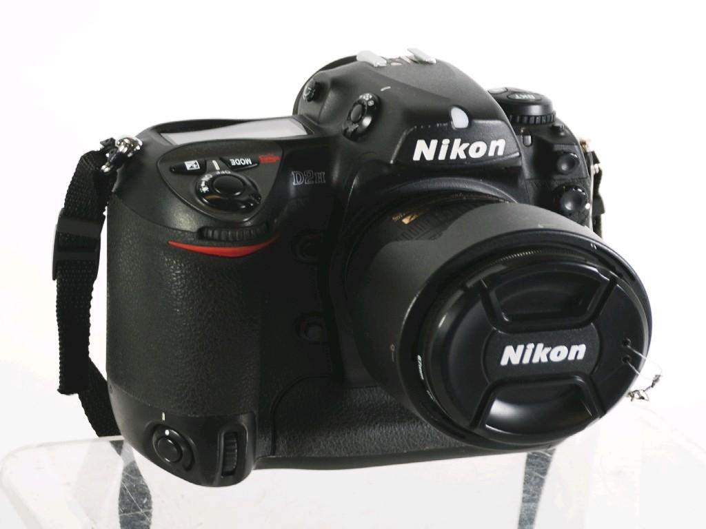 Appraisal: NIKON D H SLR DIGITAL CAMERA with AF-Nikkor mm f