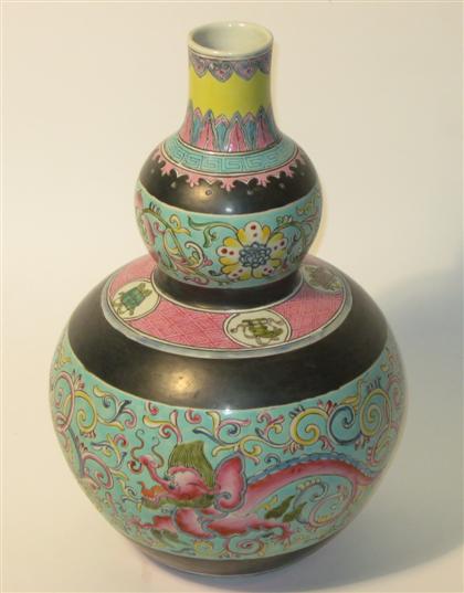 Appraisal: Chinese double-gourd vase Kangxi mark th th century Large vase