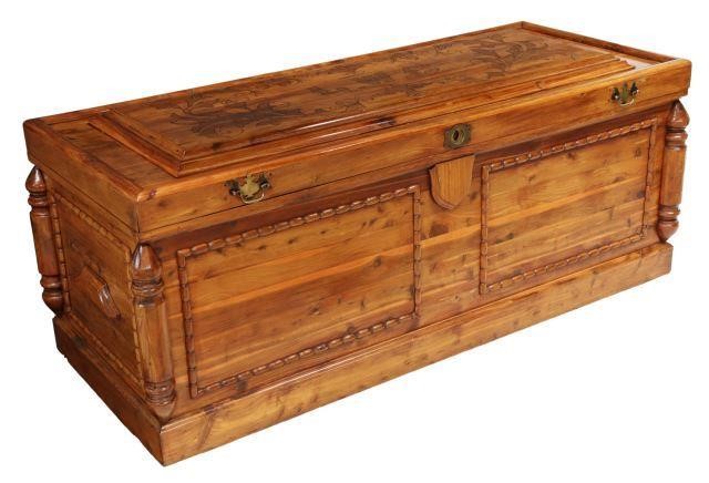 Appraisal: Large American pine storage trunk mid to late th c