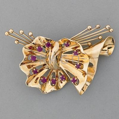 Appraisal: RETRO K ROSE GOLD RUBY FUR CLIP ca Ribbon and