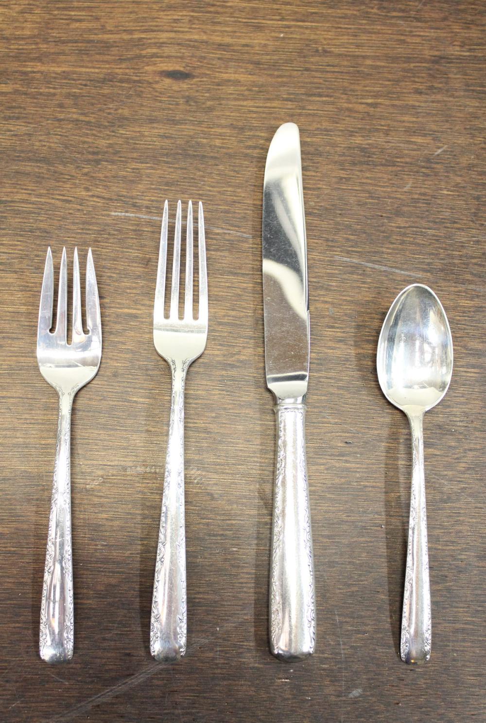 Appraisal: GORHAM CAMELLIA STERLING SILVER FLATWARE SET pieces comprised of dinner