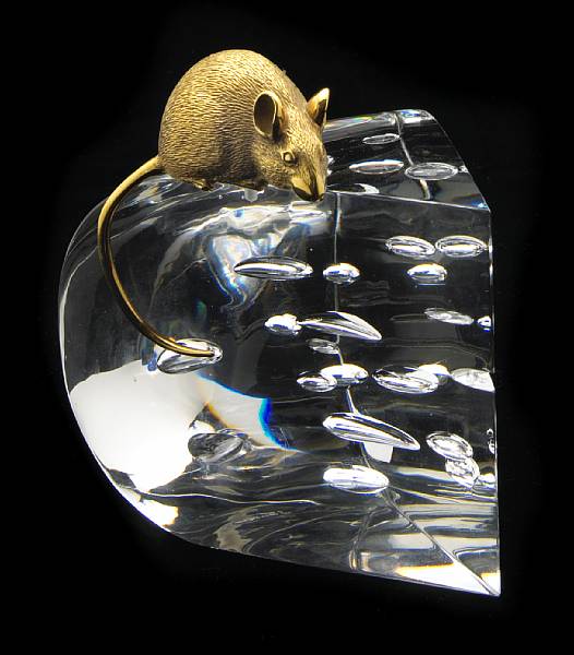 Appraisal: A Steuben clear glass and eighteen karat gold sculpture Mouse