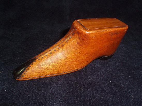 Appraisal: A th Century treen snuff box formed as a lady's