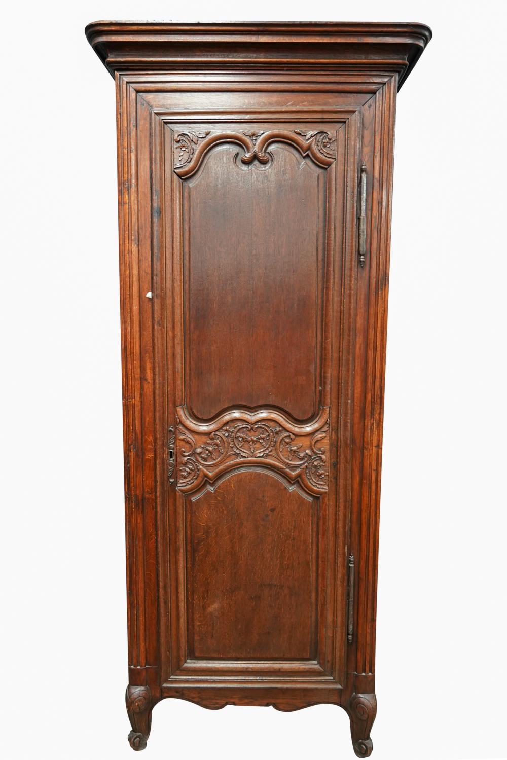 Appraisal: REGENCE PROVINCIAL CARVED OAK BONNETIERECondition with newer fittings to interior