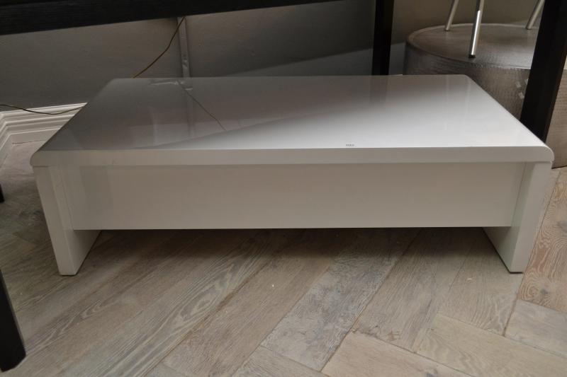 Appraisal: A LOW CONTEMPORARY COFFEE TABLE A LOW CONTEMPORARY COFFEE TABLE