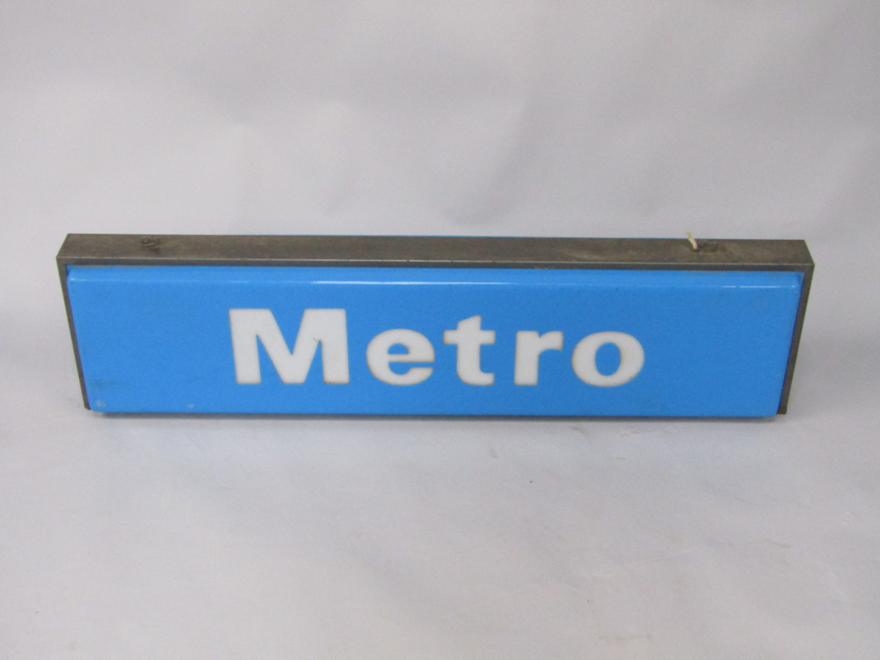 Appraisal: Maxi Metro double sided internally illuminated showroom sign metal body