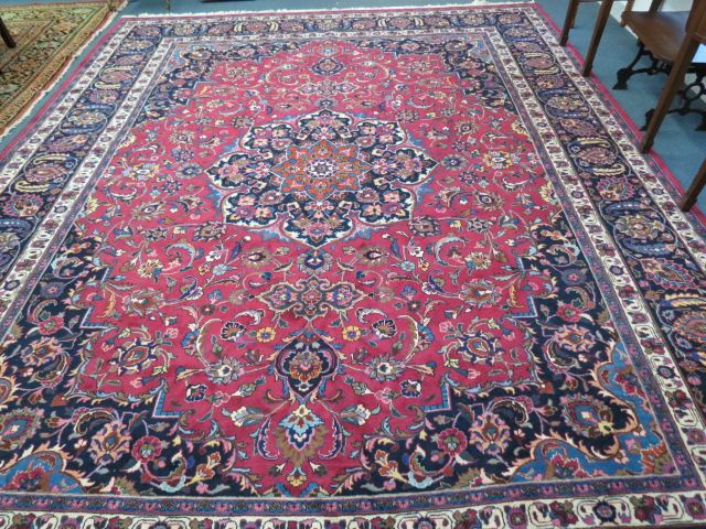 Appraisal: Mahal Persian Handmade Room Size Rug central medallion floral sprays