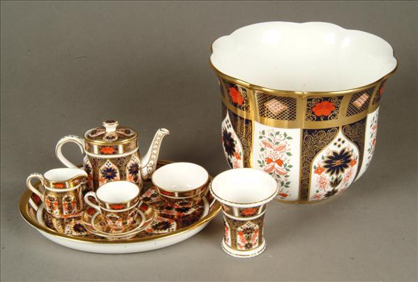 Appraisal: A modern Royal Crown Derby Imari pattern small-sized tete-a-tete comprising