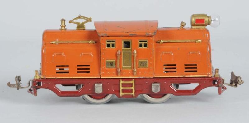 Appraisal: Lionel No O-Gauge Engine Description Pre-war Locomotive in terracotta with