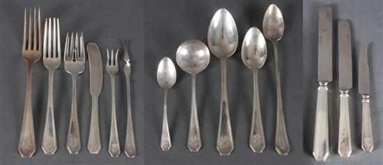 Appraisal: American sterling silver -piece flatware set in the ''Queen Anne