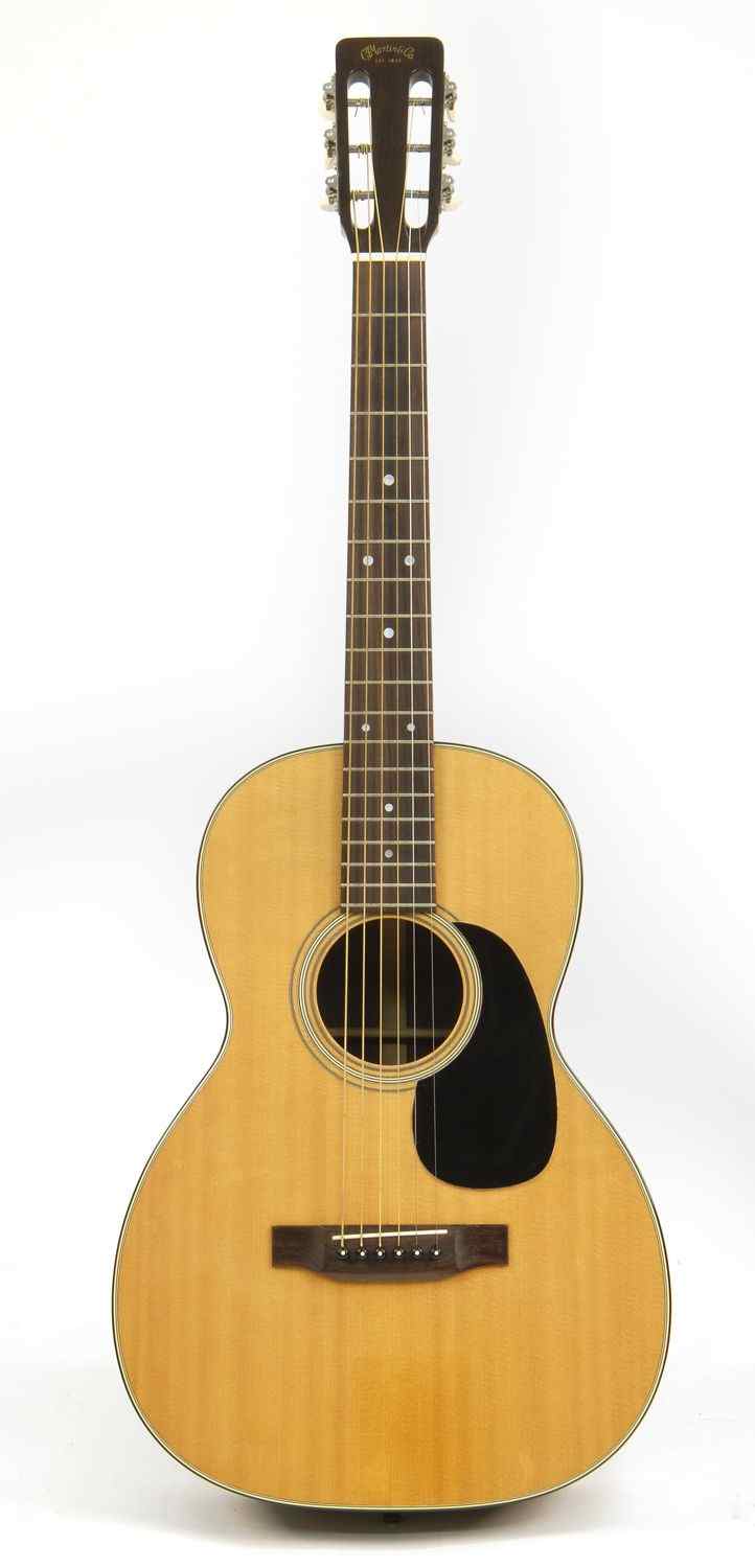 Appraisal: MARTIN - GUITARSolid spruce top rosewood sides and two-part back