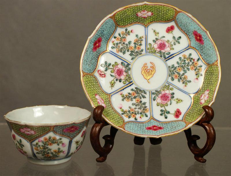 Appraisal: Chinese Export porcelain handleless cup with saucer with famille verte