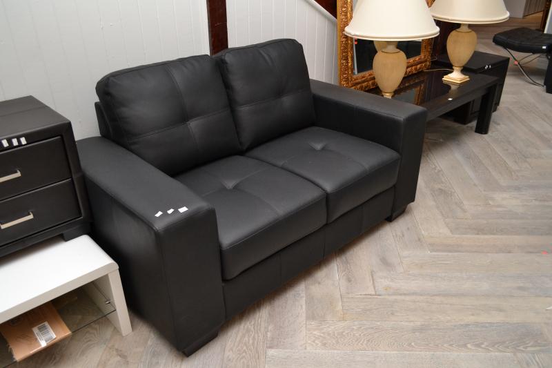 Appraisal: A CONTEMPORARY TWO SEAT BLACK LEATHER SOFA A CONTEMPORARY TWO