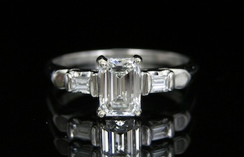 Appraisal: A Platinum and Diamond Engagement Ring A platinum mounting features