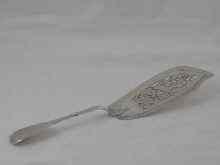 Appraisal: A Georgian silver fiddle pattern fish slice the blade finely