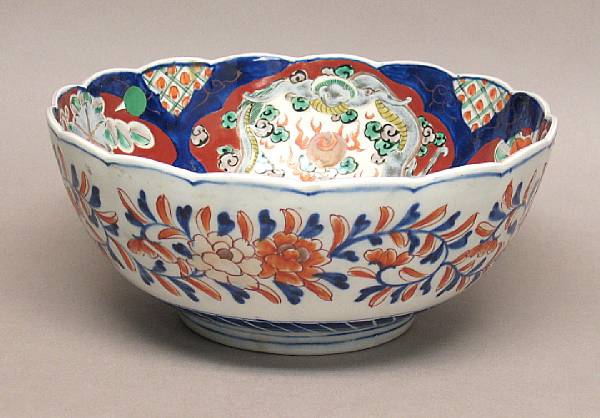 Appraisal: An imari porcelain floriform bowl with lobed rim Taisho Showa