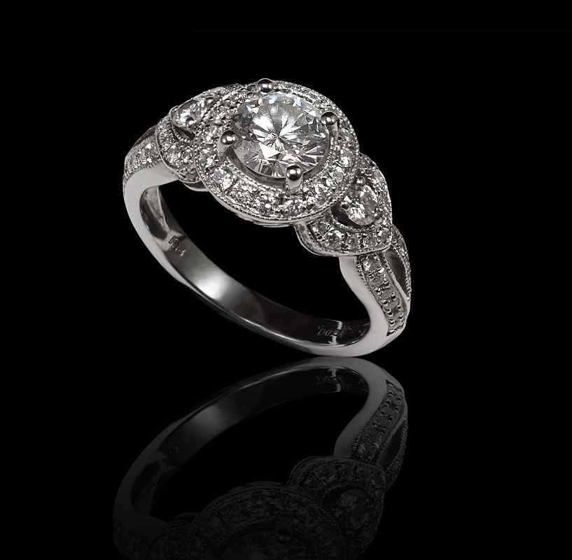 Appraisal: TODAYS SOUGHT AFTER K HALO SOLITAIRE DIAMOND RING K white