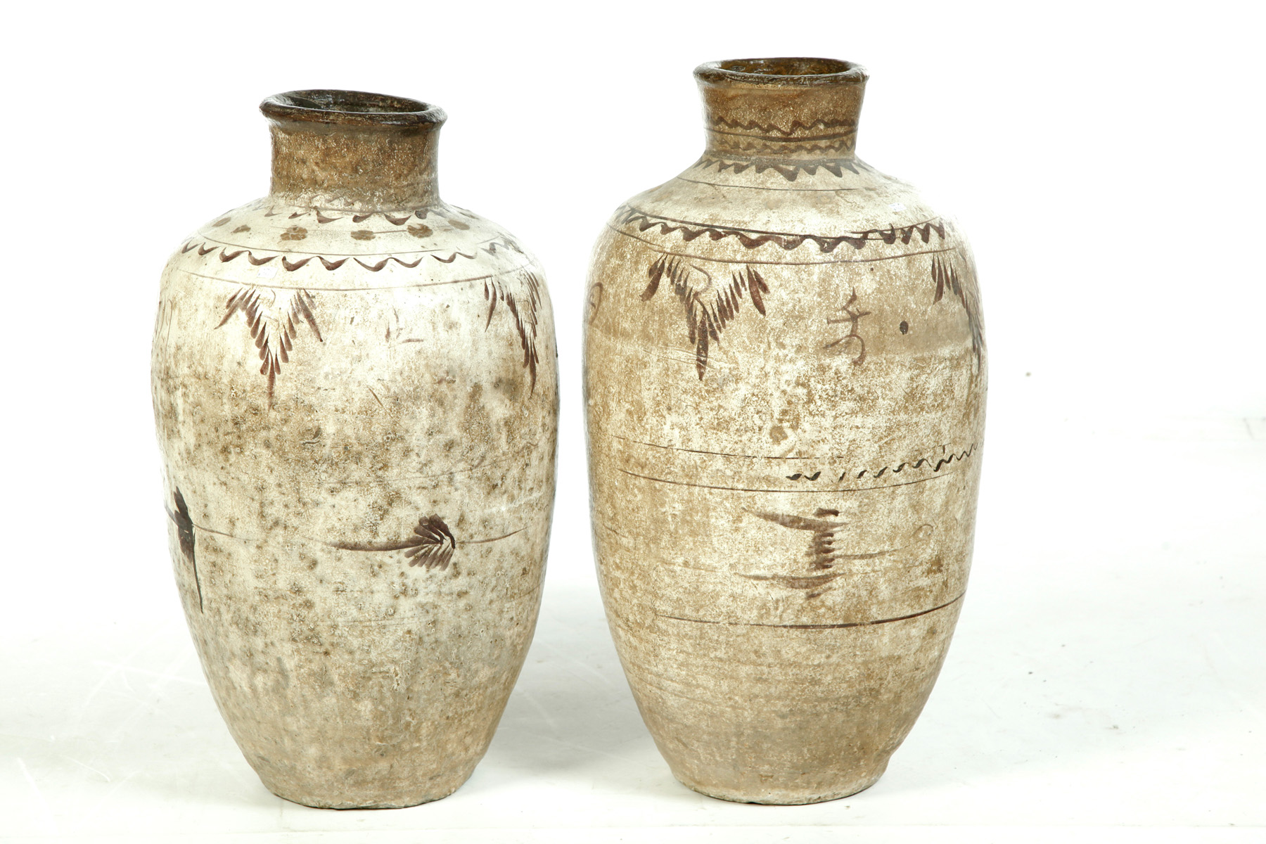 Appraisal: PAIR OF CHINESE CIZHOU VASES Eighteenth century White slip ground