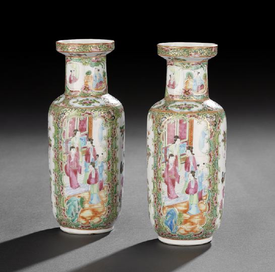 Appraisal: Pair of Chinese Export Porcelain Vases th century each of